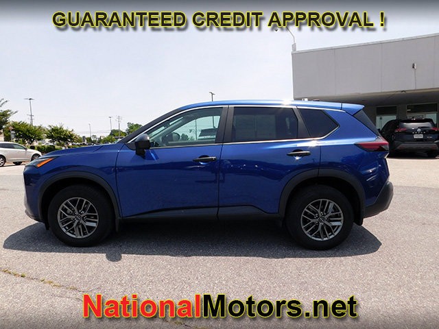 Nissan Rogue Vehicle Full-screen Gallery Image 03