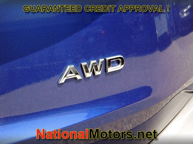Nissan Rogue Vehicle Full-screen Gallery Image 05
