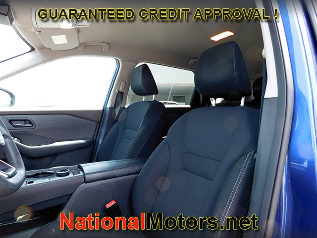 Nissan Rogue Vehicle Full-screen Gallery Image 12