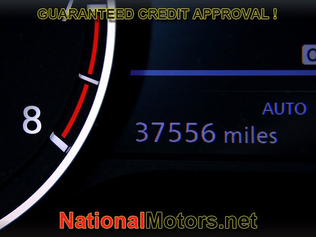 Nissan Rogue Vehicle Full-screen Gallery Image 18