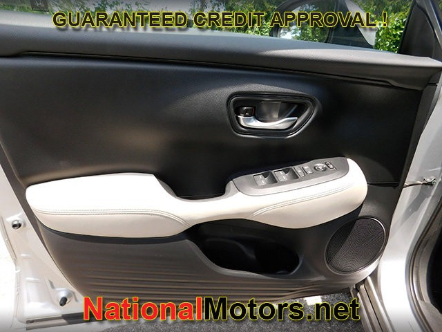 Honda HR-V Vehicle Full-screen Gallery Image 11