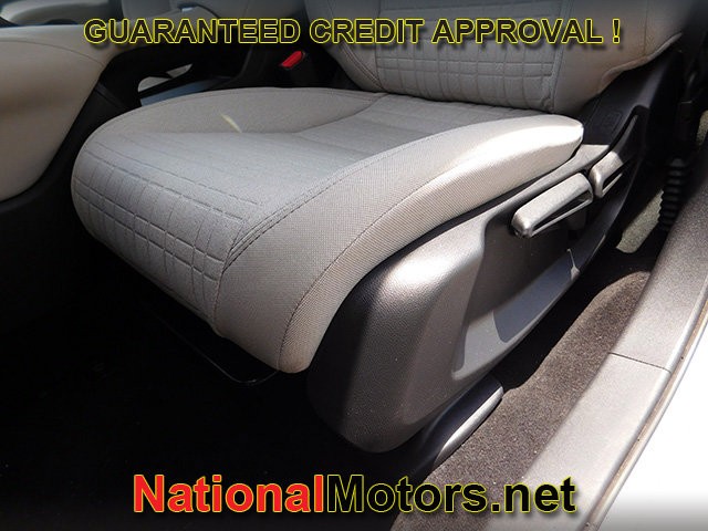 Honda HR-V Vehicle Full-screen Gallery Image 12