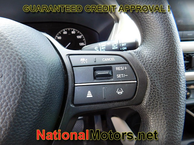 Honda HR-V Vehicle Full-screen Gallery Image 17