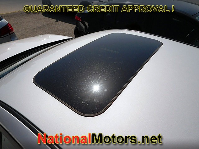 Nissan Altima Vehicle Full-screen Gallery Image 10