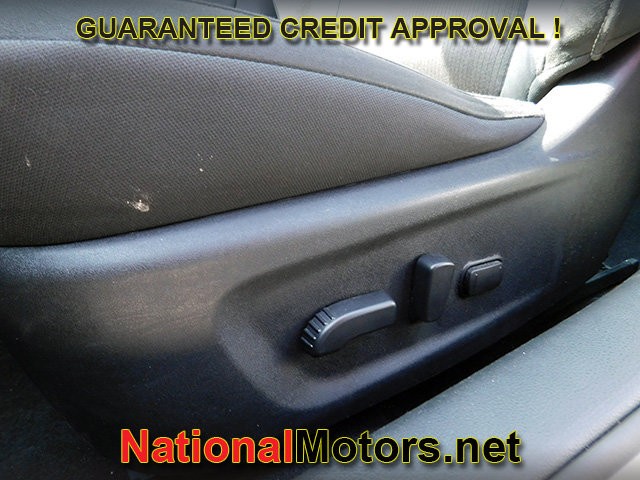 Nissan Altima Vehicle Full-screen Gallery Image 13