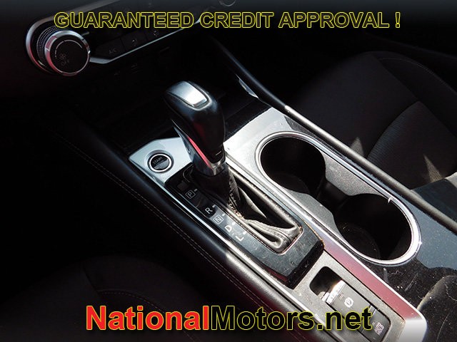 Nissan Altima Vehicle Full-screen Gallery Image 16