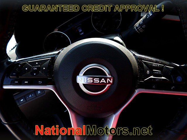 Nissan Altima Vehicle Full-screen Gallery Image 19