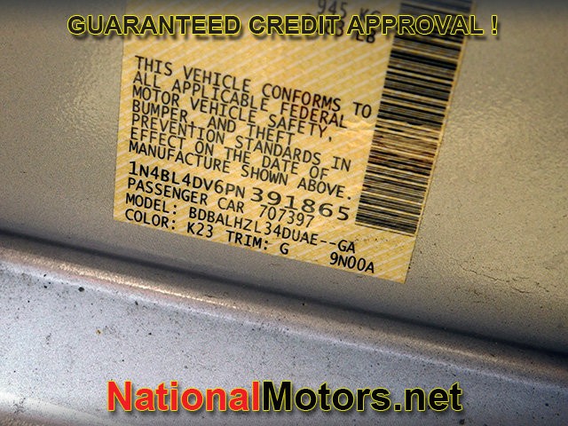 Nissan Altima Vehicle Full-screen Gallery Image 21