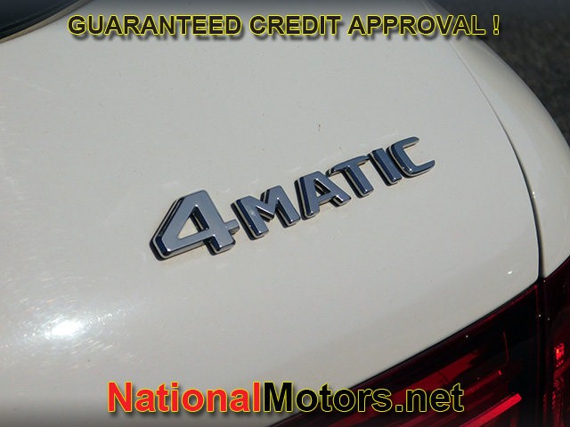 Mercedes-Benz GLC Vehicle Full-screen Gallery Image 07