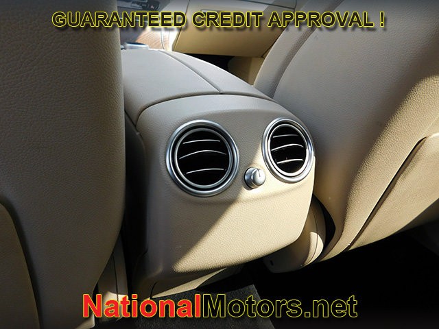 Mercedes-Benz GLC Vehicle Full-screen Gallery Image 14