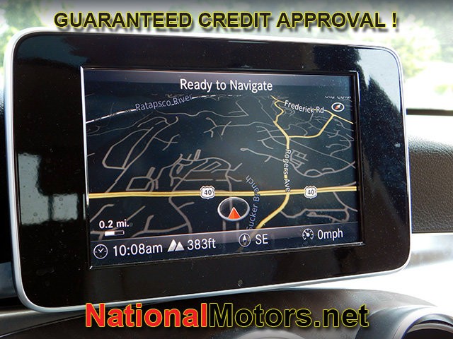 Mercedes-Benz GLC Vehicle Full-screen Gallery Image 20