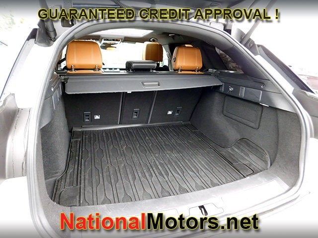 Land Rover Range Rover Velar Vehicle Full-screen Gallery Image 09