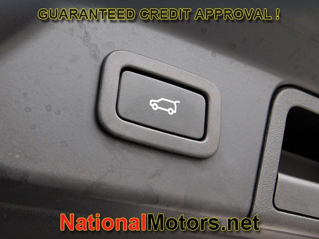 Land Rover Range Rover Velar Vehicle Full-screen Gallery Image 10