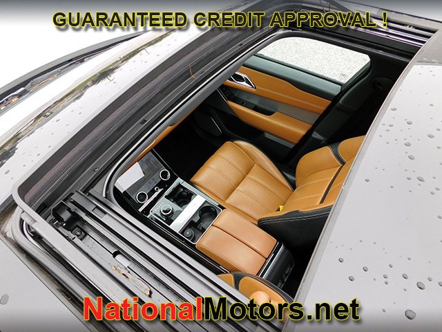 Land Rover Range Rover Velar Vehicle Full-screen Gallery Image 15