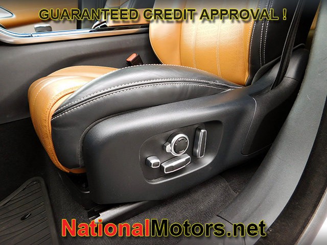 Land Rover Range Rover Velar Vehicle Full-screen Gallery Image 19