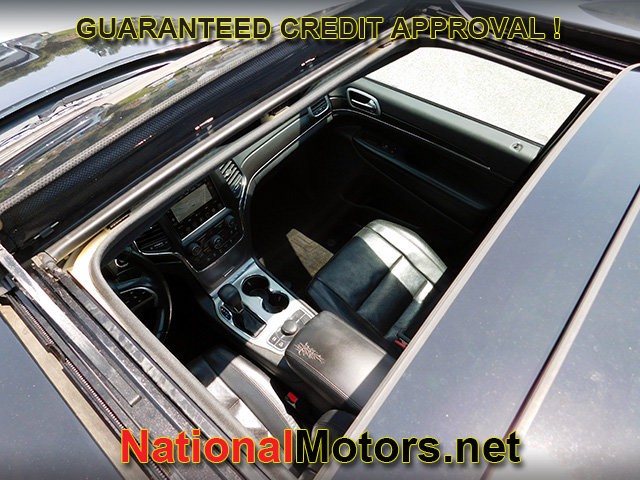 Jeep Grand Cherokee Vehicle Full-screen Gallery Image 08