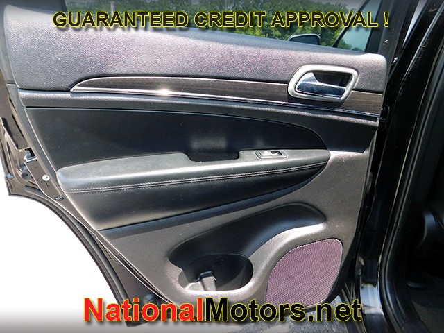 Jeep Grand Cherokee Vehicle Full-screen Gallery Image 11
