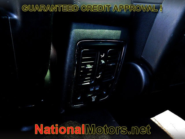 Jeep Grand Cherokee Vehicle Full-screen Gallery Image 13