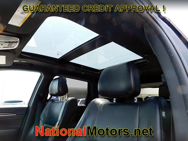 Jeep Grand Cherokee Vehicle Full-screen Gallery Image 18