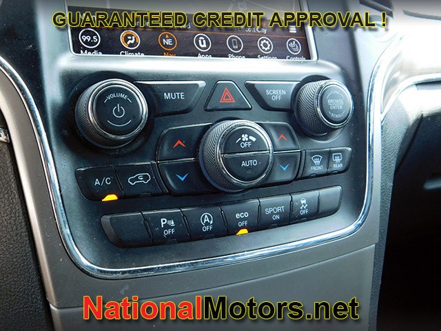 Jeep Grand Cherokee Vehicle Full-screen Gallery Image 21