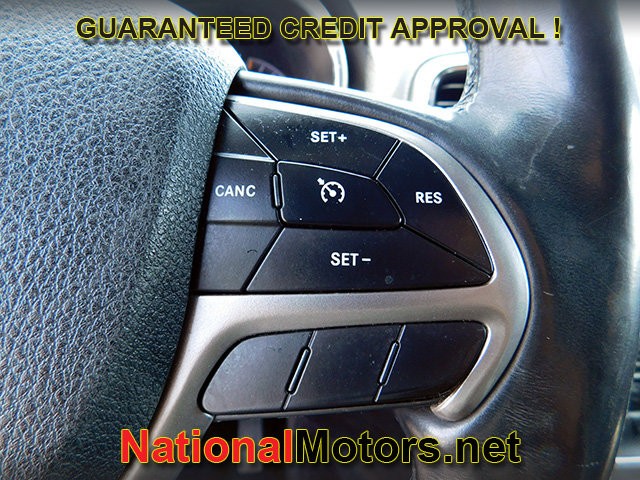 Jeep Grand Cherokee Vehicle Full-screen Gallery Image 23