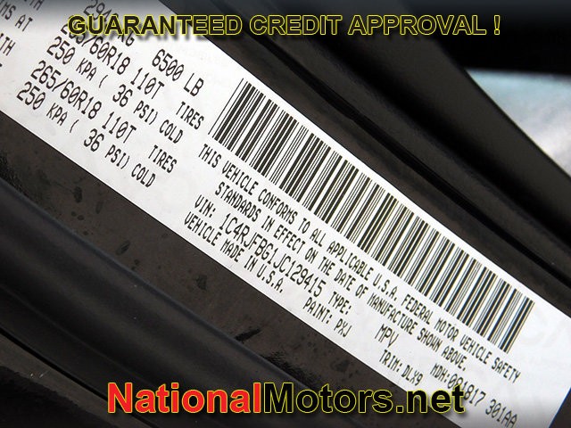 Jeep Grand Cherokee Vehicle Full-screen Gallery Image 27