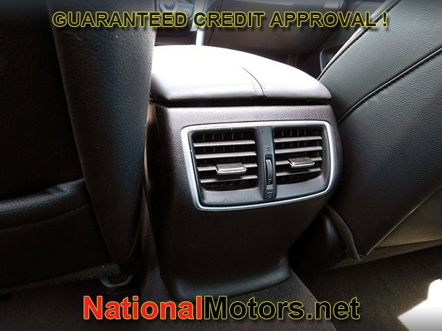Acura TLX Vehicle Full-screen Gallery Image 11