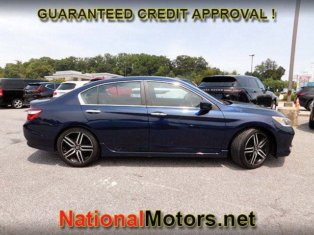 Honda Accord Sedan Vehicle Full-screen Gallery Image 04