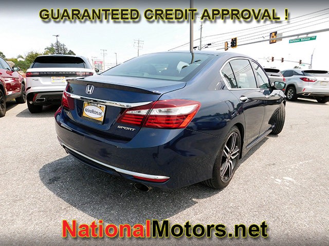 Honda Accord Sedan Vehicle Full-screen Gallery Image 05