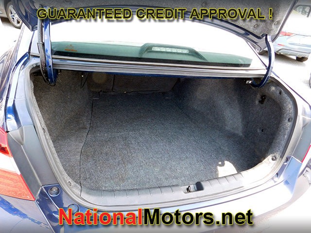 Honda Accord Sedan Vehicle Full-screen Gallery Image 08