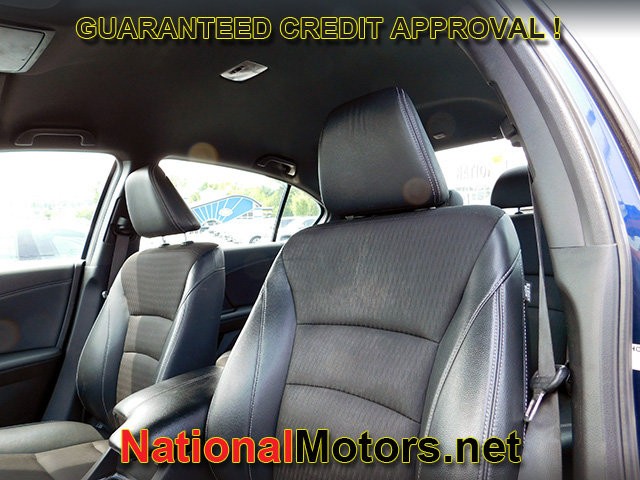 Honda Accord Sedan Vehicle Full-screen Gallery Image 15