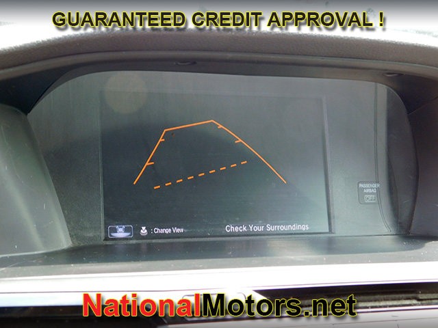 Honda Accord Sedan Vehicle Full-screen Gallery Image 17