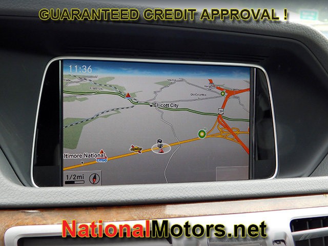 Mercedes-Benz E-Class Vehicle Full-screen Gallery Image 21