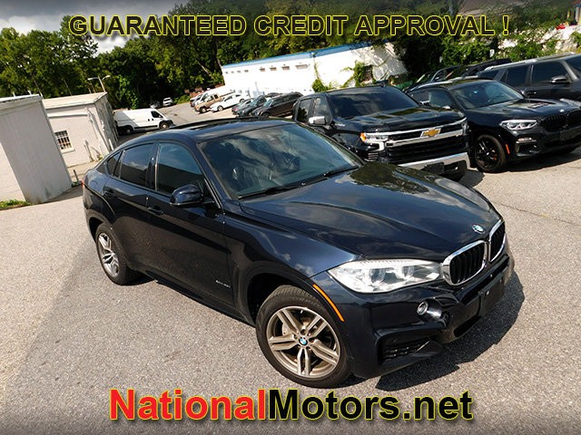 BMW X6 Vehicle Full-screen Gallery Image 02