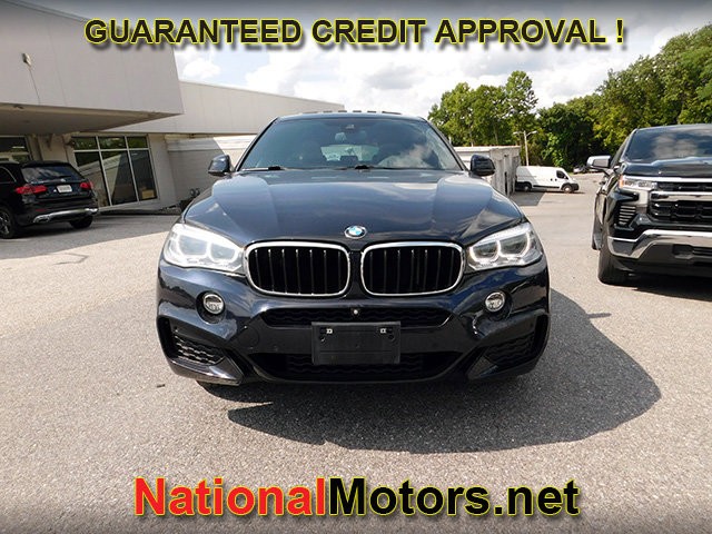 BMW X6 Vehicle Full-screen Gallery Image 03