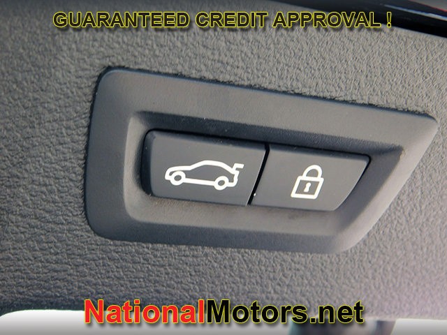 BMW X6 Vehicle Full-screen Gallery Image 09