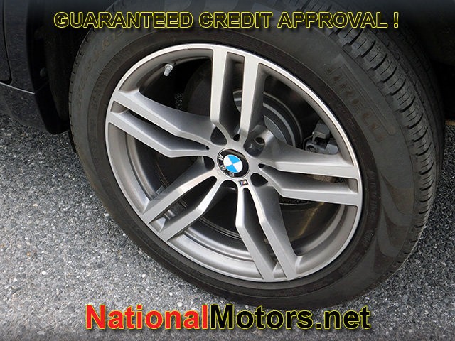 BMW X6 Vehicle Full-screen Gallery Image 10