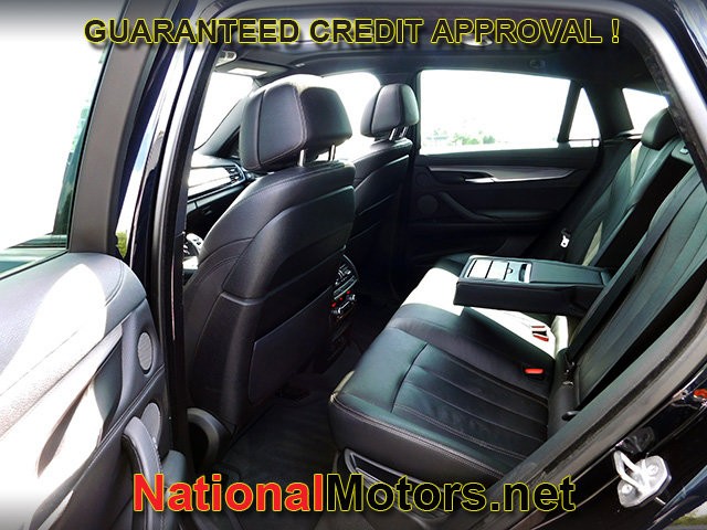 BMW X6 Vehicle Full-screen Gallery Image 13