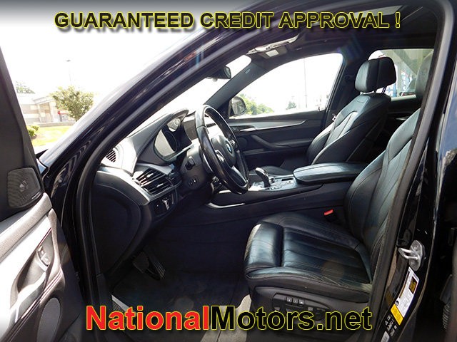 BMW X6 Vehicle Full-screen Gallery Image 17