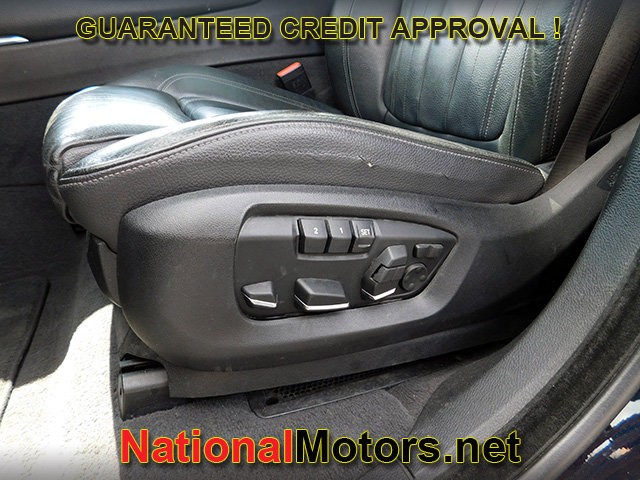 BMW X6 Vehicle Full-screen Gallery Image 18