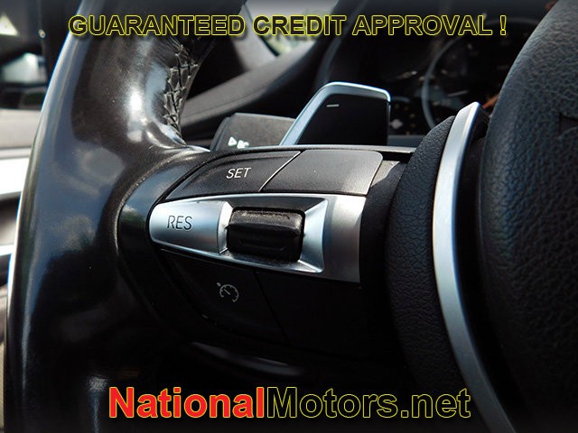 BMW X6 Vehicle Full-screen Gallery Image 25