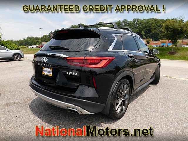 INFINITI QX50 Vehicle Full-screen Gallery Image 05