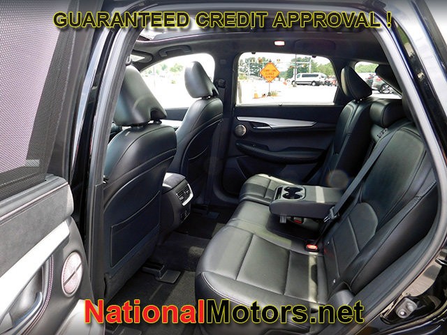 INFINITI QX50 Vehicle Full-screen Gallery Image 12