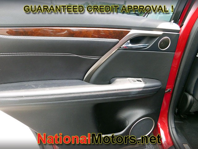Lexus RX 350 Vehicle Full-screen Gallery Image 10