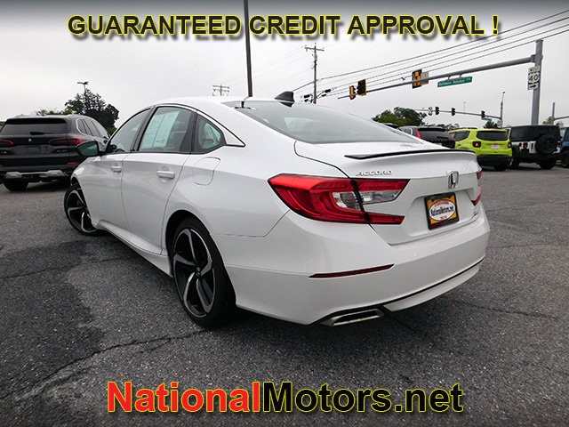 Honda Accord Sedan Vehicle Full-screen Gallery Image 06
