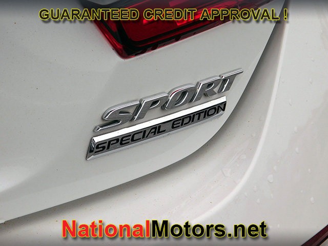 Honda Accord Sedan Vehicle Full-screen Gallery Image 07