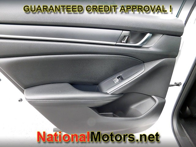 Honda Accord Sedan Vehicle Full-screen Gallery Image 09