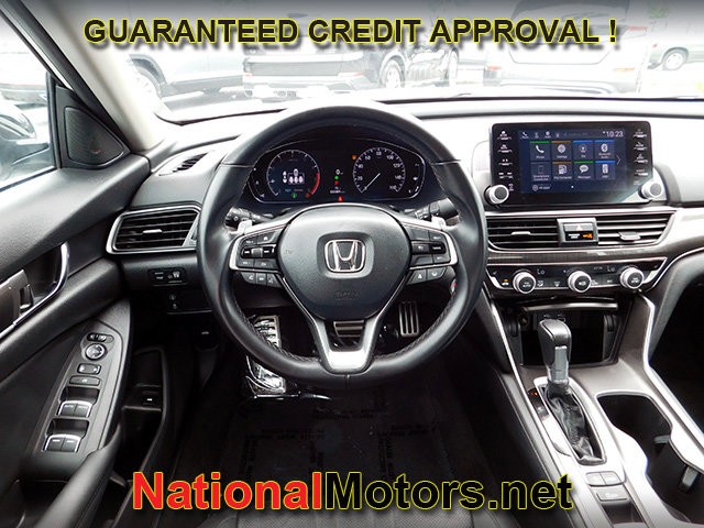 Honda Accord Sedan Vehicle Full-screen Gallery Image 12