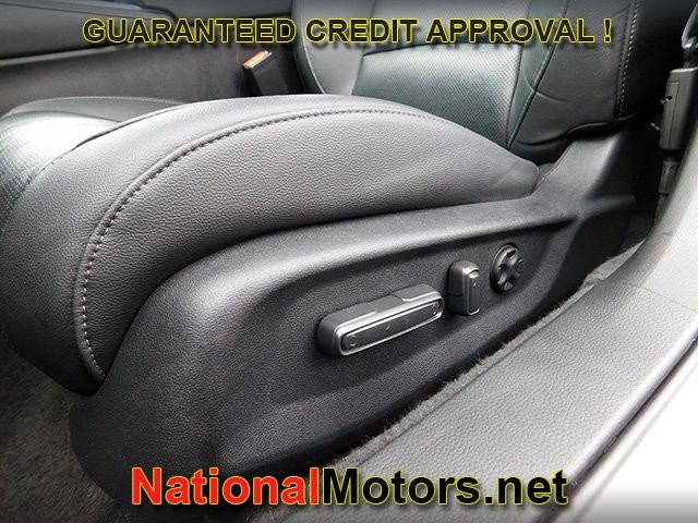 Honda Accord Sedan Vehicle Full-screen Gallery Image 15