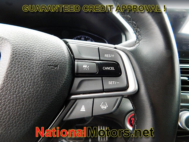 Honda Accord Sedan Vehicle Full-screen Gallery Image 20